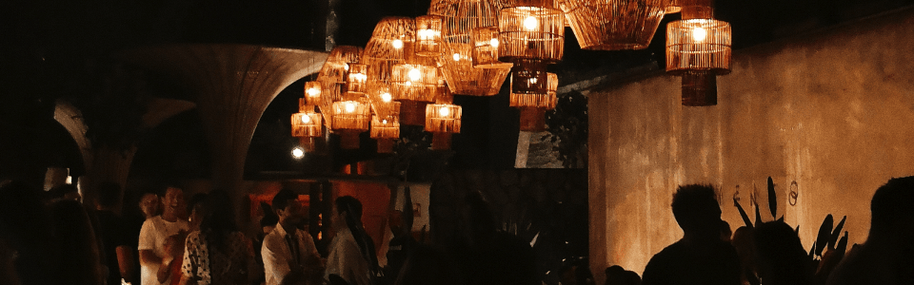 Momento Marbella VIP Tables